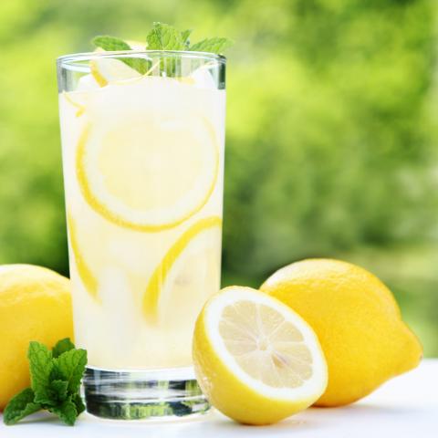 Light Lemon Lemonade